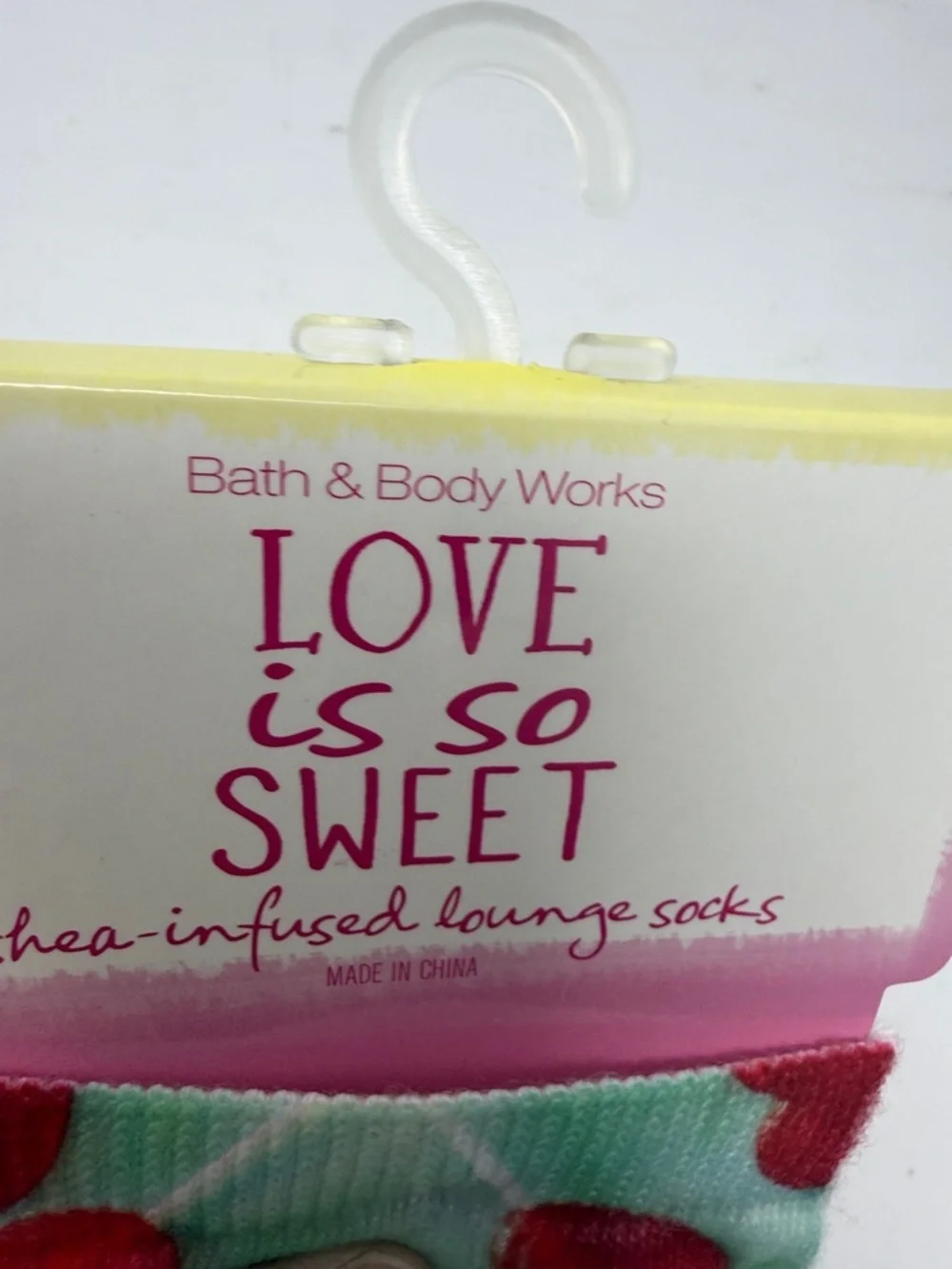 Bath & Body Works women’s Mint Lounge Socks with Red Hearts. one Size